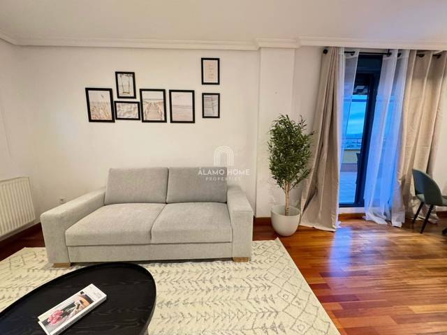 Piso en Alquiler en Calle Maria Tudor en Sanchinarro