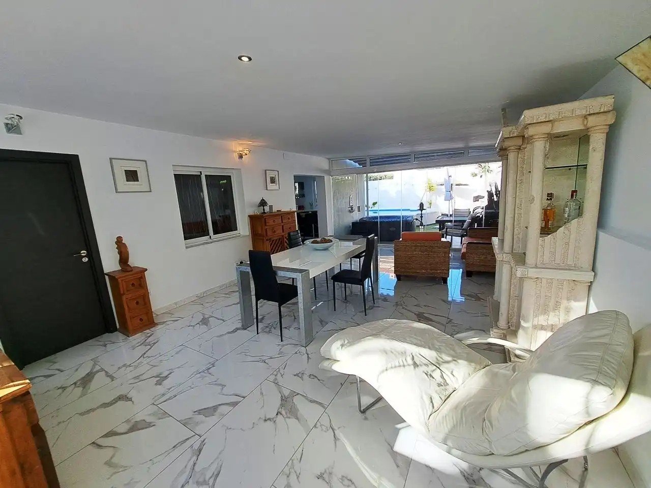 Sala de estar de Casa o chalet en venta en La Nucia con Aire acondicionado, Calefacción y Jardín privado
