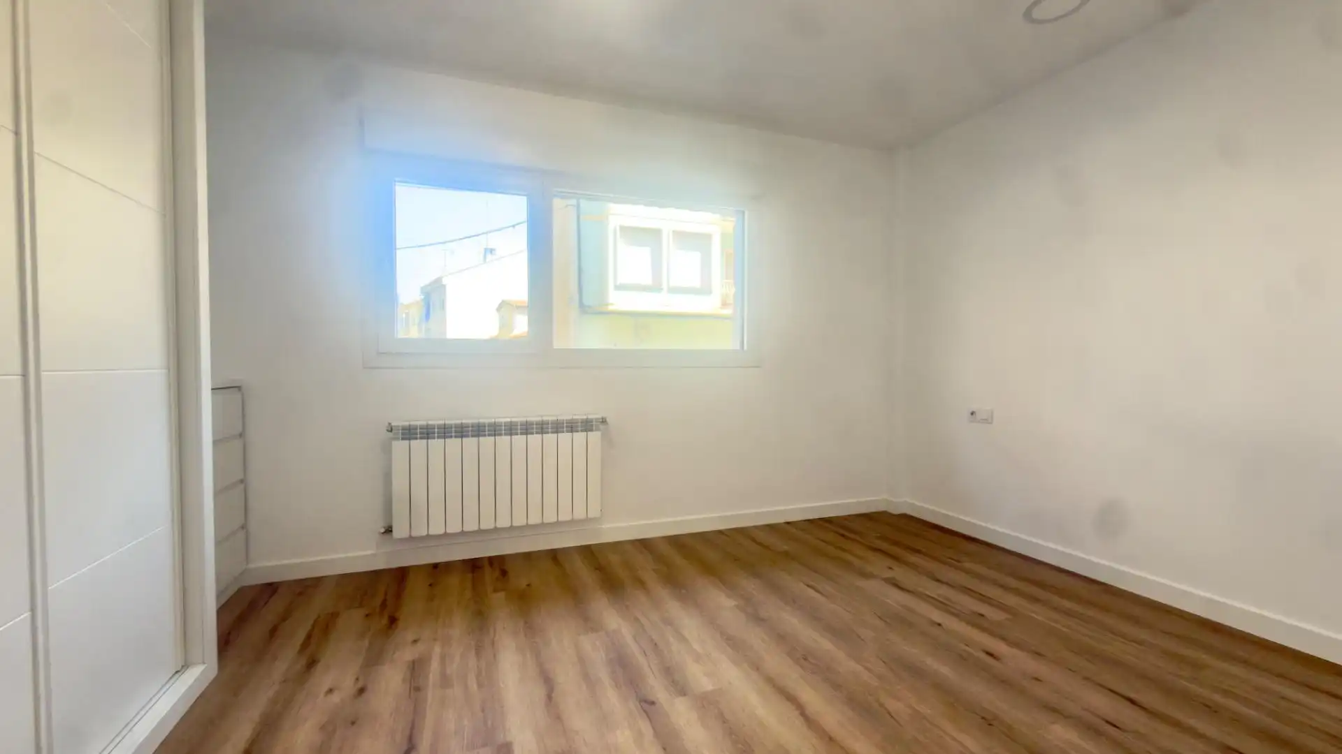 Habitación de Planta baja en venta en Ourense Capital  con Calefacción, Jardín privado y Terraza