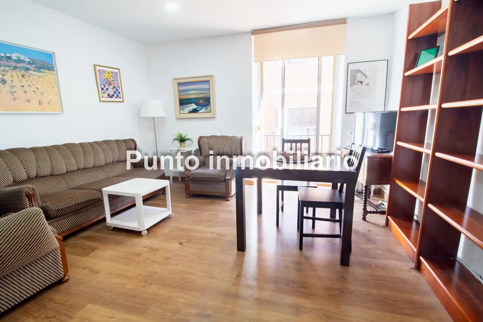 Sala d'estar de Pis en venda en Valladolid amb Calefacció, Parquet i Traster