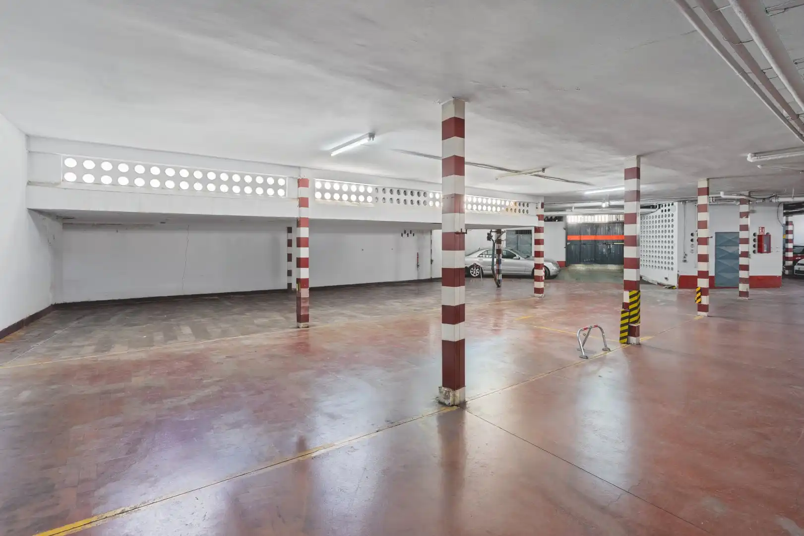Parking de Ático en venta en Sevilla con Aire acondicionado y Amueblado