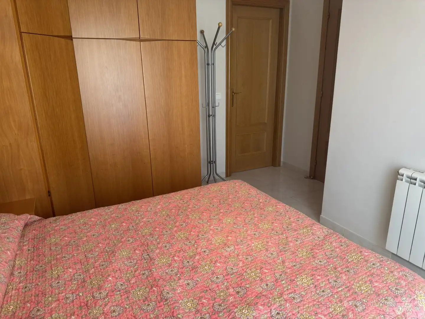 Schlafzimmer von Einfamilien-Reihenhaus zum Verkauf in Guissona mit Heizung, Privatgarten und Ofen