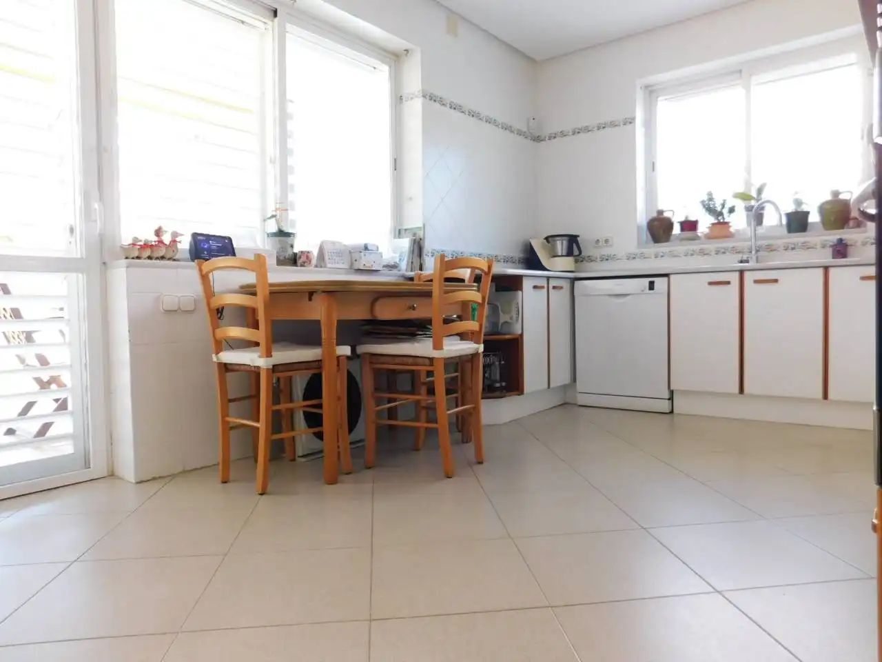 Cuina de Casa o xalet en venda en Jerez de la Frontera amb Aire condicionat, Jardí privat i Terrassa