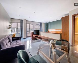 Living room of Study to share in  Barcelona Capital  with Air Conditioner and Terrace