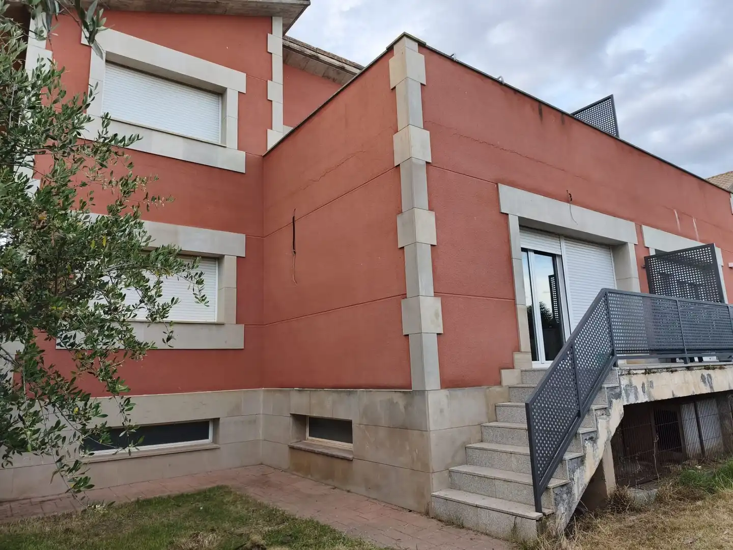 Vista exterior de Casa o xalet en venda en Navarrete amb Calefacció, Jardí privat i Terrassa