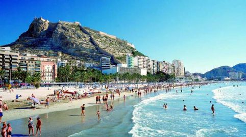 Foto 3 de Garaje en venta en Calle Calle Roselló, Altozano - Conde Lumiares, Alicante / Alacant