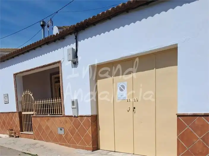 Casa con piscina en venta en Lora de Estepa