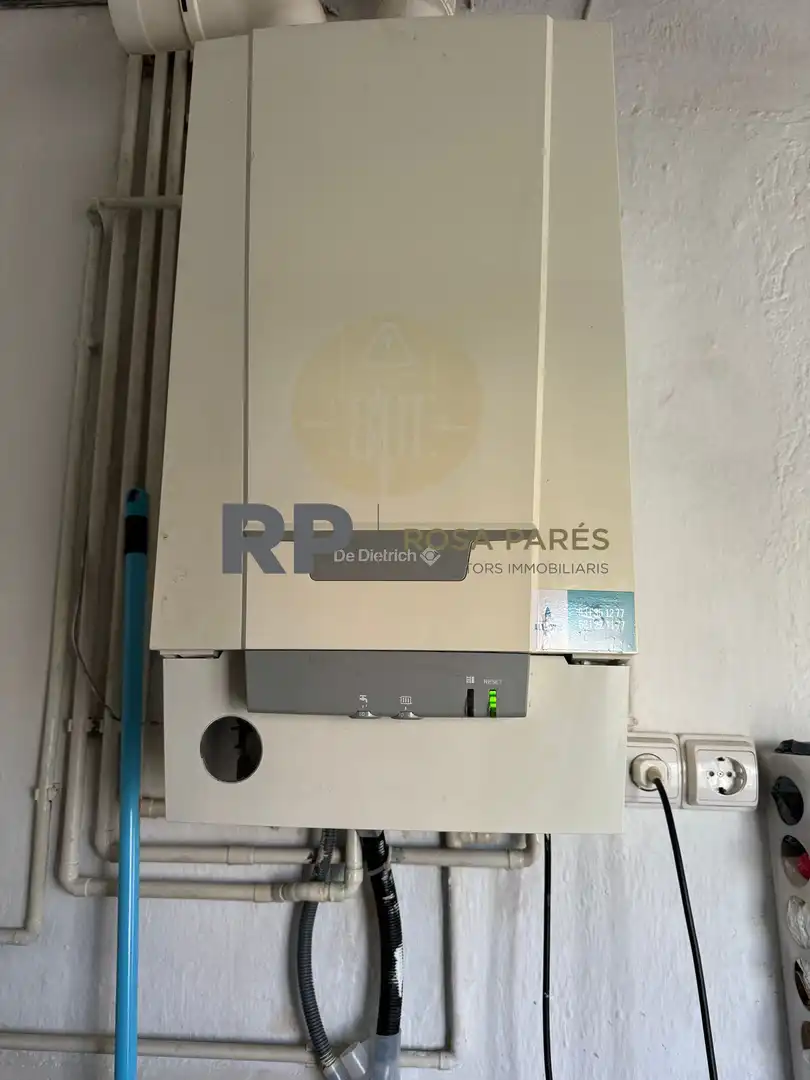 Flat for sale in Manlleu  with Heating