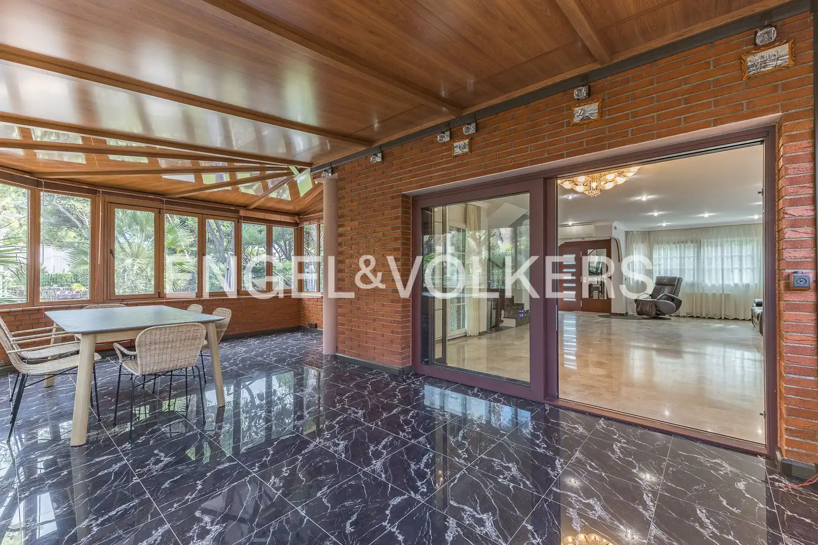 Vista exterior de Casa o xalet de lloguer en Gavà amb Aire condicionat, Calefacció i Jardí privat