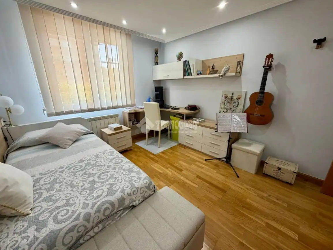 Bedroom of Flat for sale in León Capital 