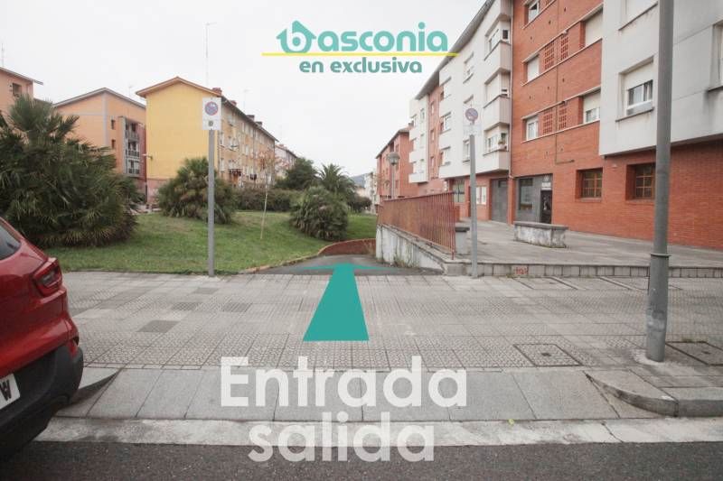 Exterior view of Garage for sale in Basauri 