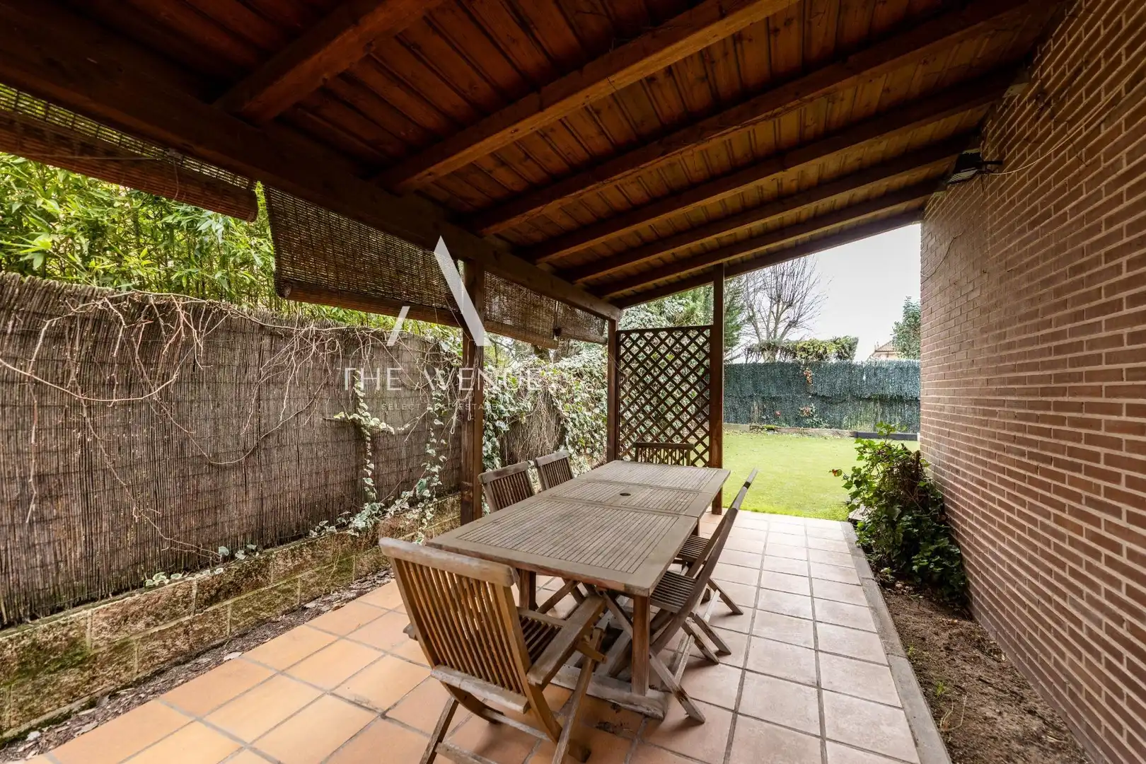Jardí de Casa adosada en venda en Pozuelo de Alarcón amb Calefacció, Jardí privat i Terrassa