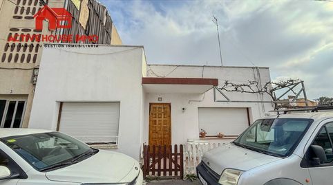 Foto 2 von Haus oder Chalet zum Verkauf in Calle Constitució, Deltebre, Tarragona