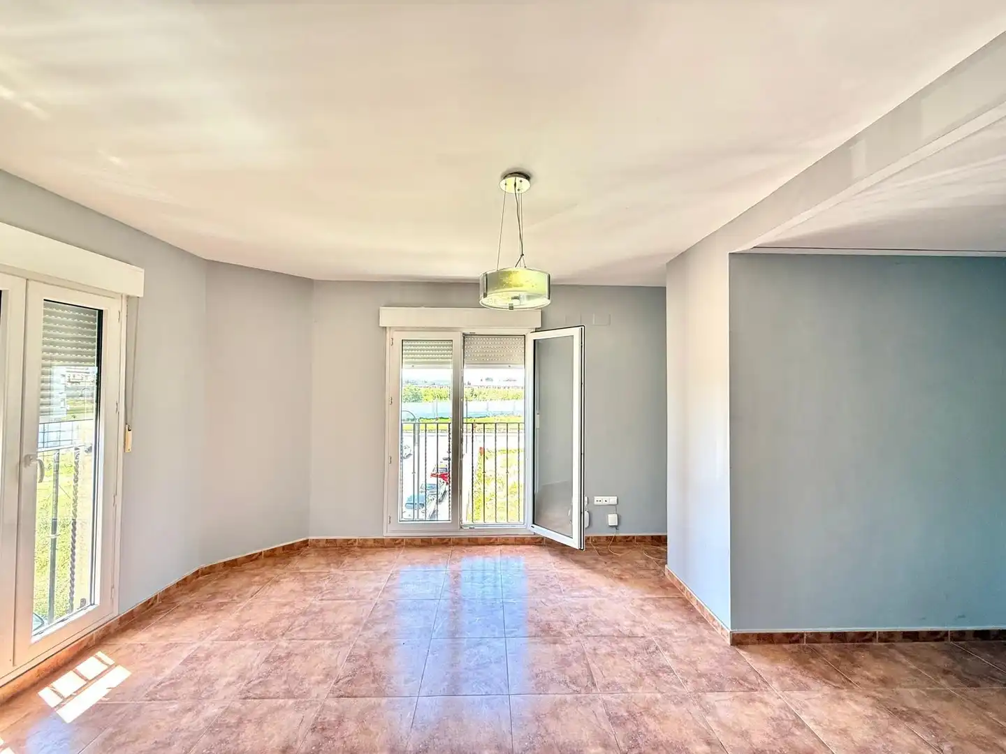 Wohnzimmer von Dachboden zum Verkauf in Alzira mit Alarm