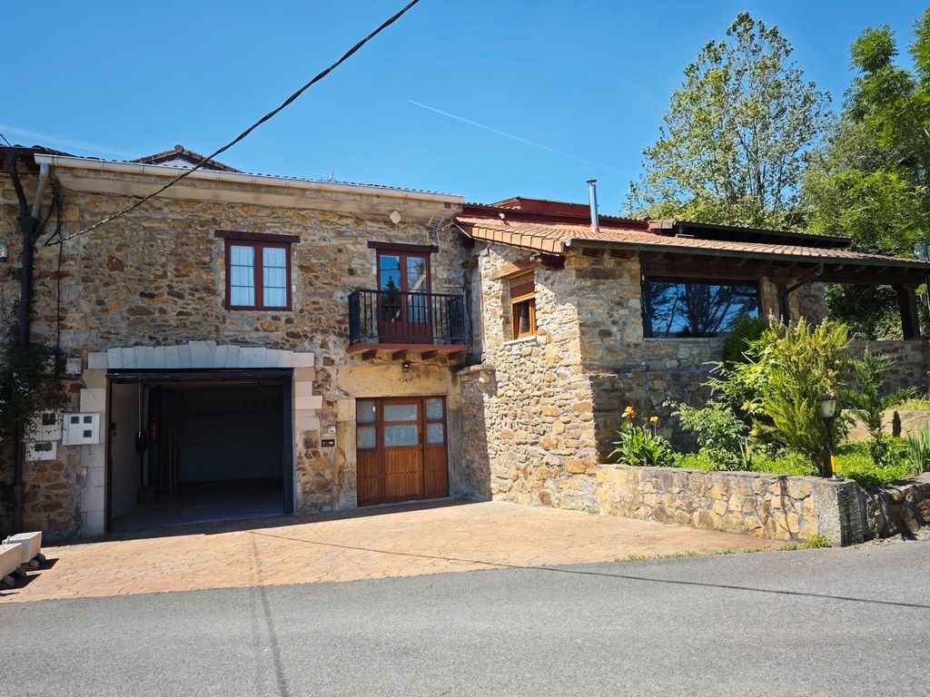 Außenansicht von Country house zum verkauf in Durango mit Heizung und Möbliert