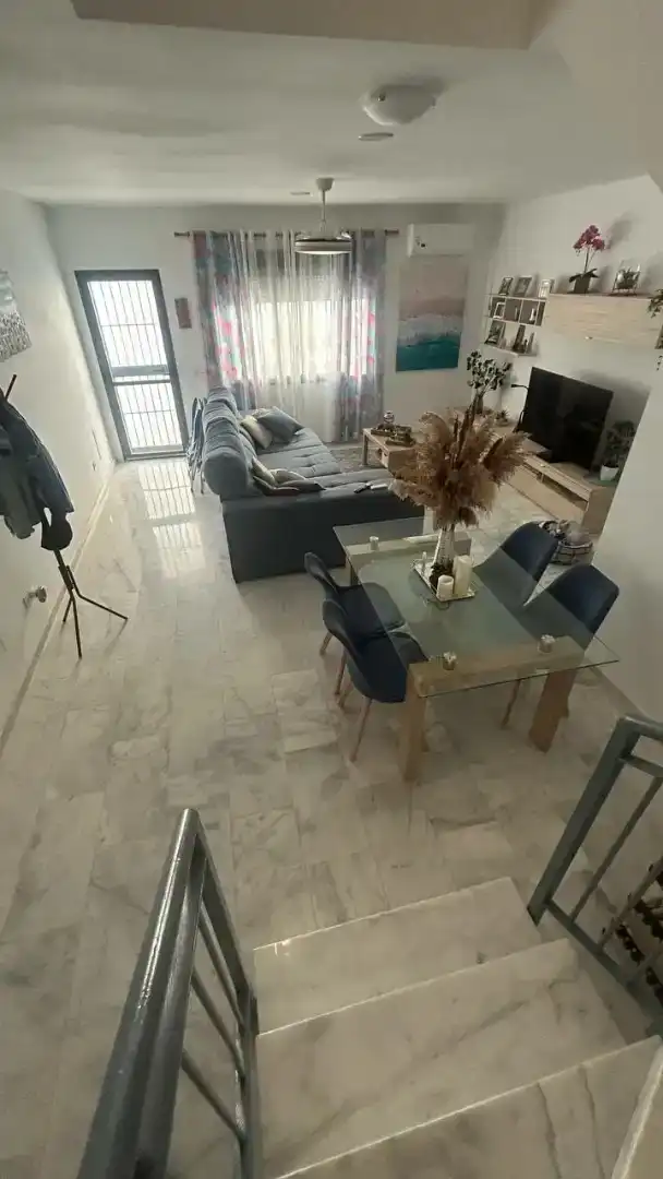 Sala d'estar de Casa adosada en venda en Fuente de Piedra amb Aire condicionat i Balcó