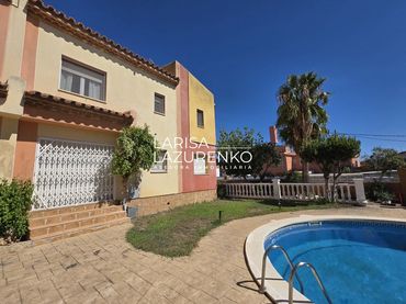 Detached house for sale in de Sevilla