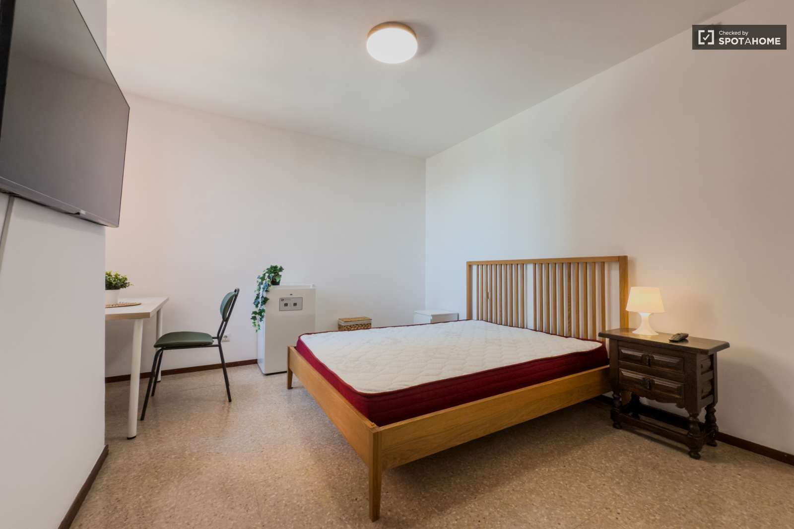 Bedroom of Flat to share in Sant Joan Despí  with Air Conditioner and Terrace