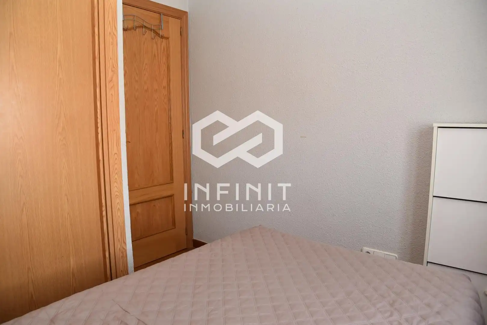 Bedroom of Flat for sale in Val