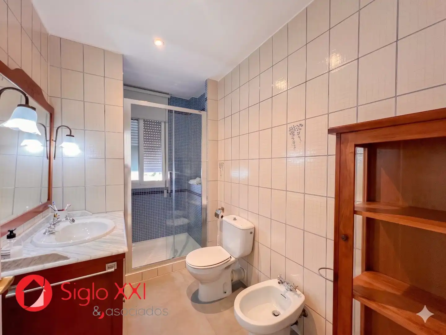 Badezimmer von Einfamilien-Reihenhaus zum Verkauf in Castellón de la Plana / Castelló de la Plana mit Klimaanlage, Heizung und Terrasse