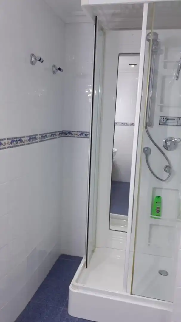 Baño de Piso de alquiler en Petrer con Aire acondicionado, Calefacción y Amueblado
