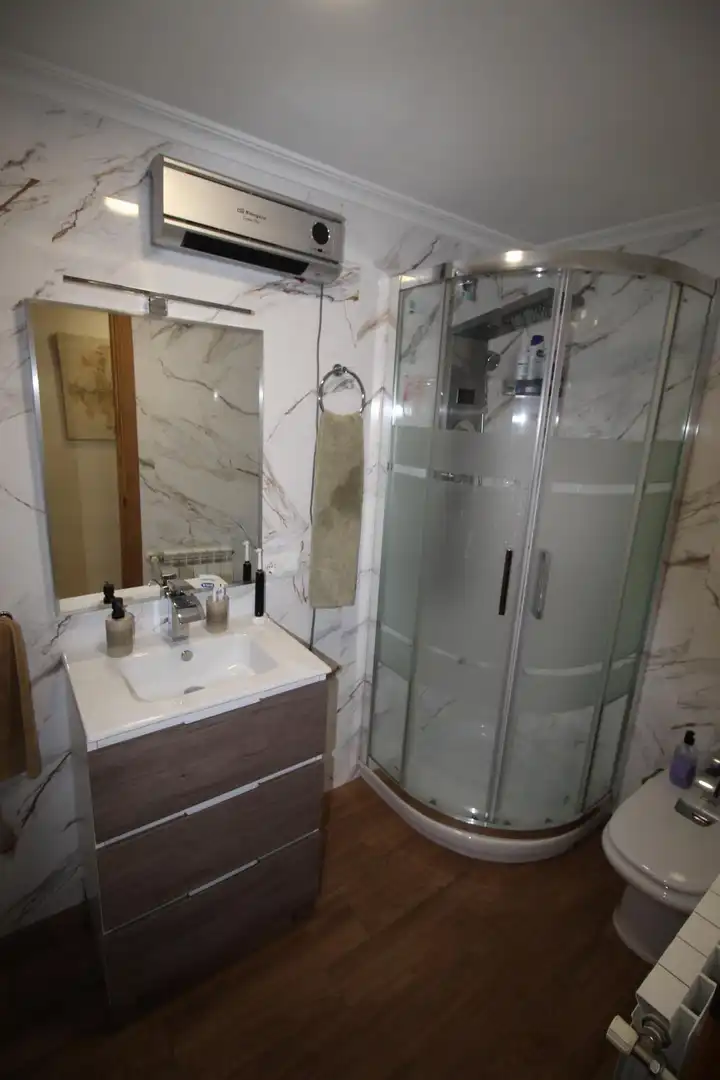 Baño de Piso en venta en Puertollano con Aire acondicionado, Calefacción y Amueblado