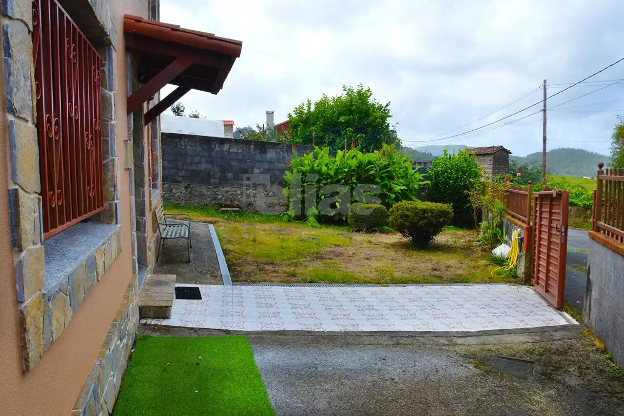 Casa o xalet en venda en Zas amb Calefacció, Jardí privat i Traster