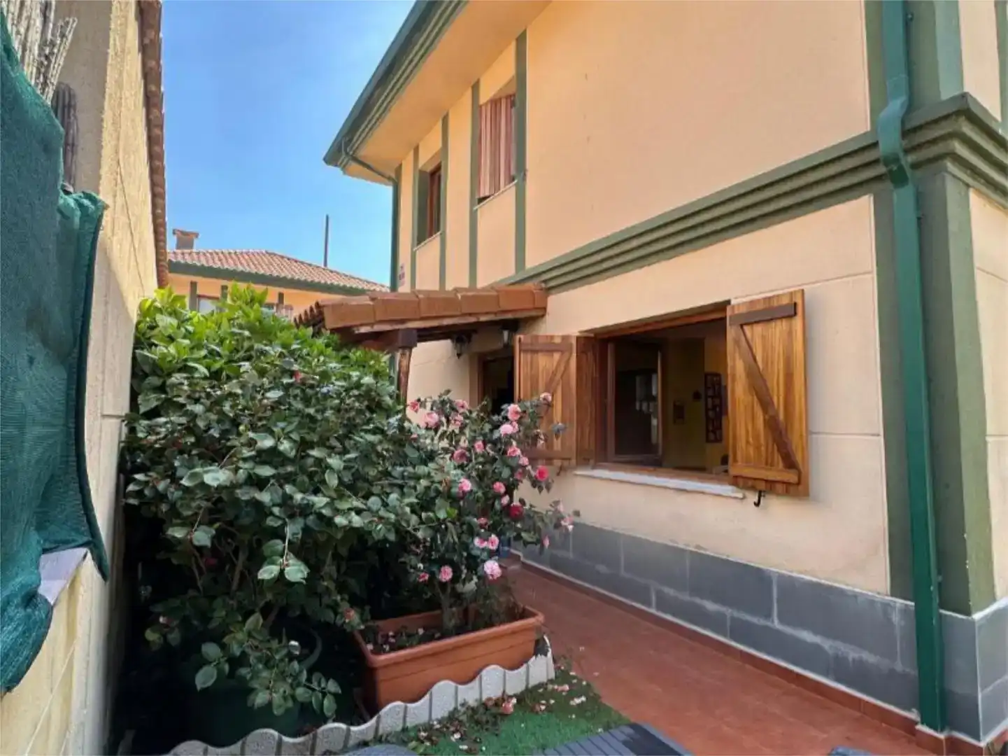 Vista exterior de Casa o chalet en venta en Castro-Urdiales