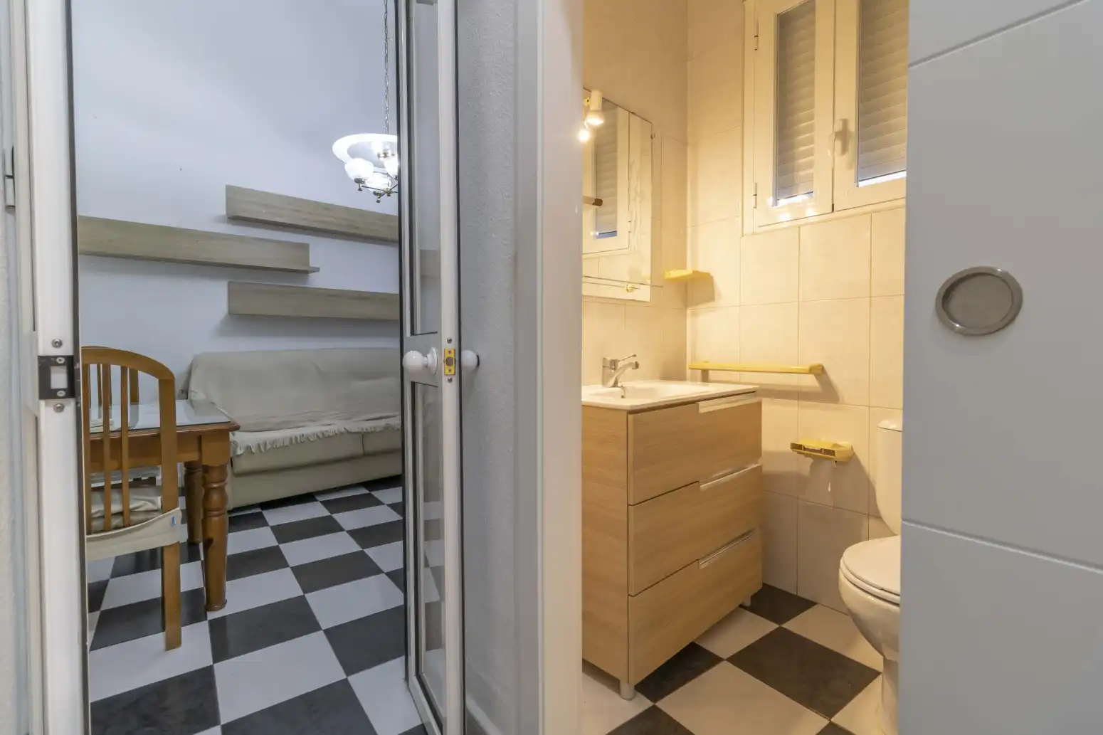 Baño de Piso en venta en Sevilla con Aire acondicionado