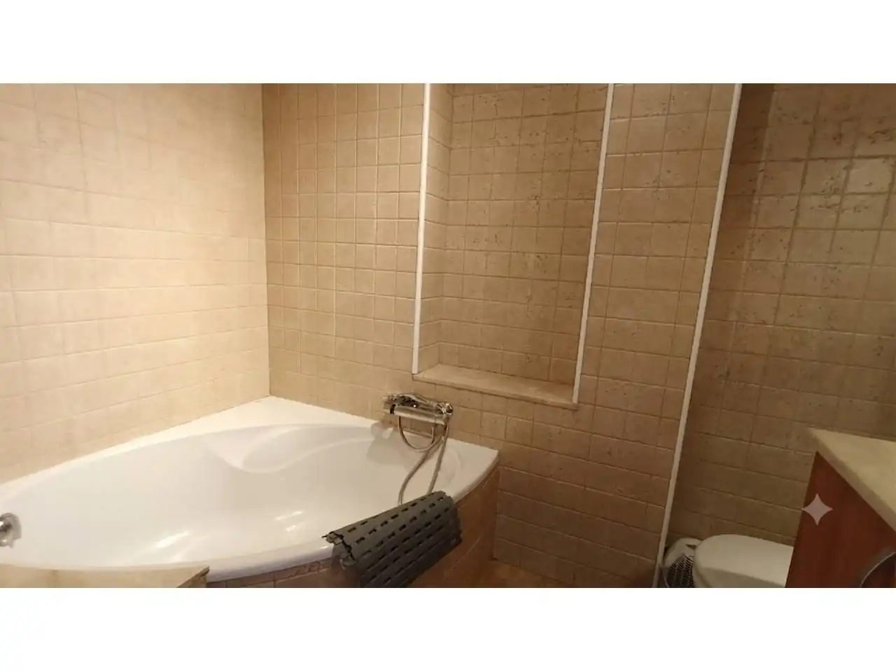 Baño de Dúplex en venta en Berga con Calefacción, Trastero y Balcón