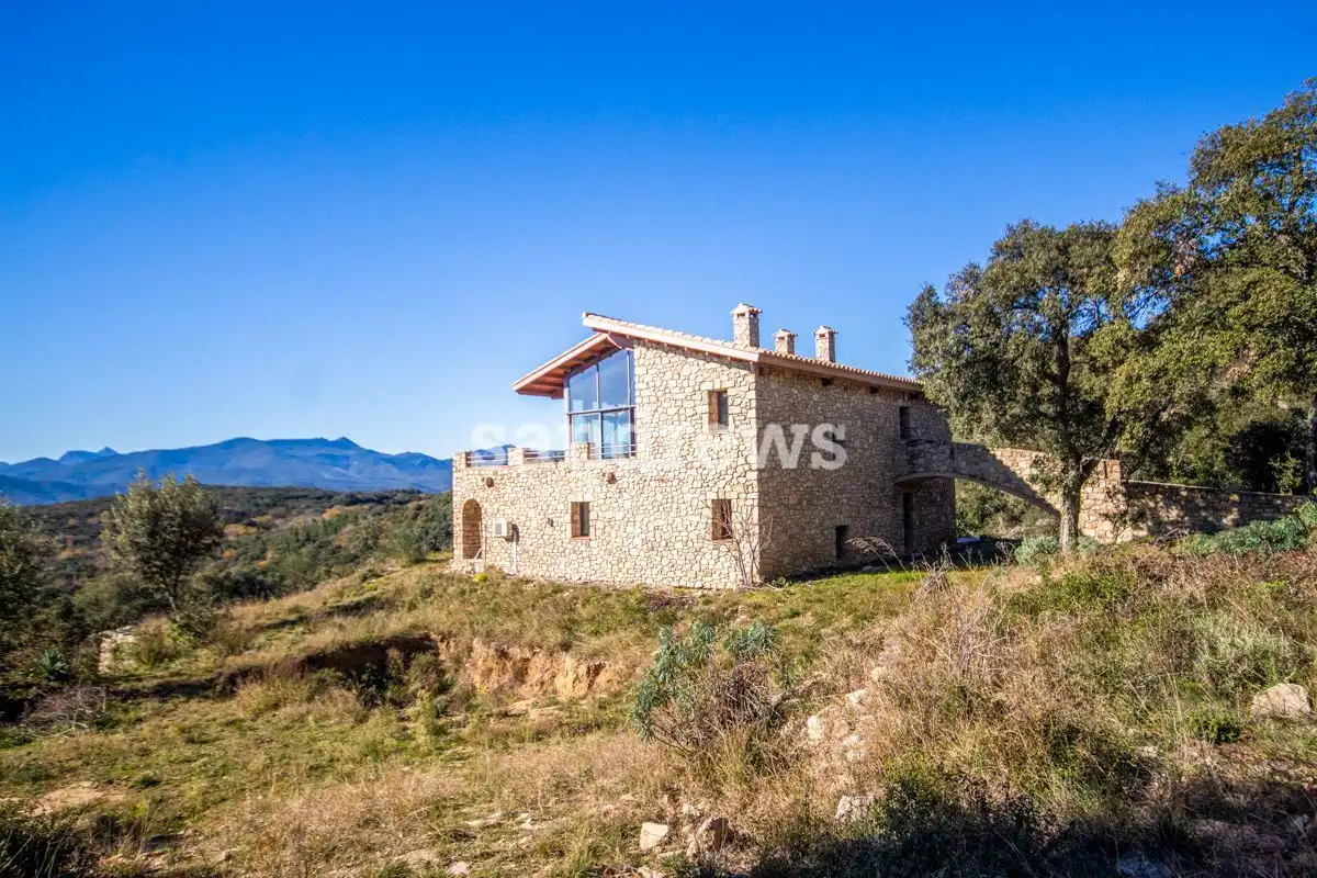 Außenansicht von Country house zum Verkauf in Darnius mit Klimaanlage, Heizung und Privatgarten