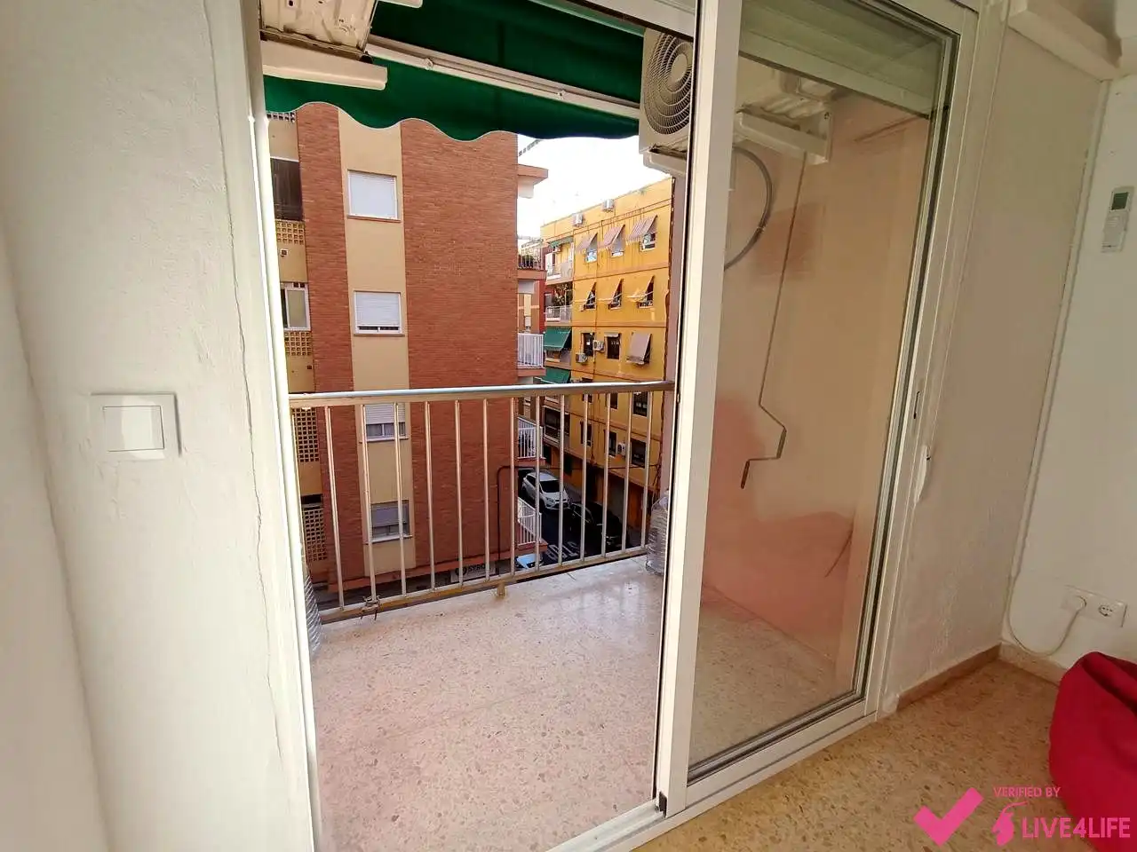 Terrassa de Pis per a compartir en Burjassot amb Aire condicionat i Moblat
