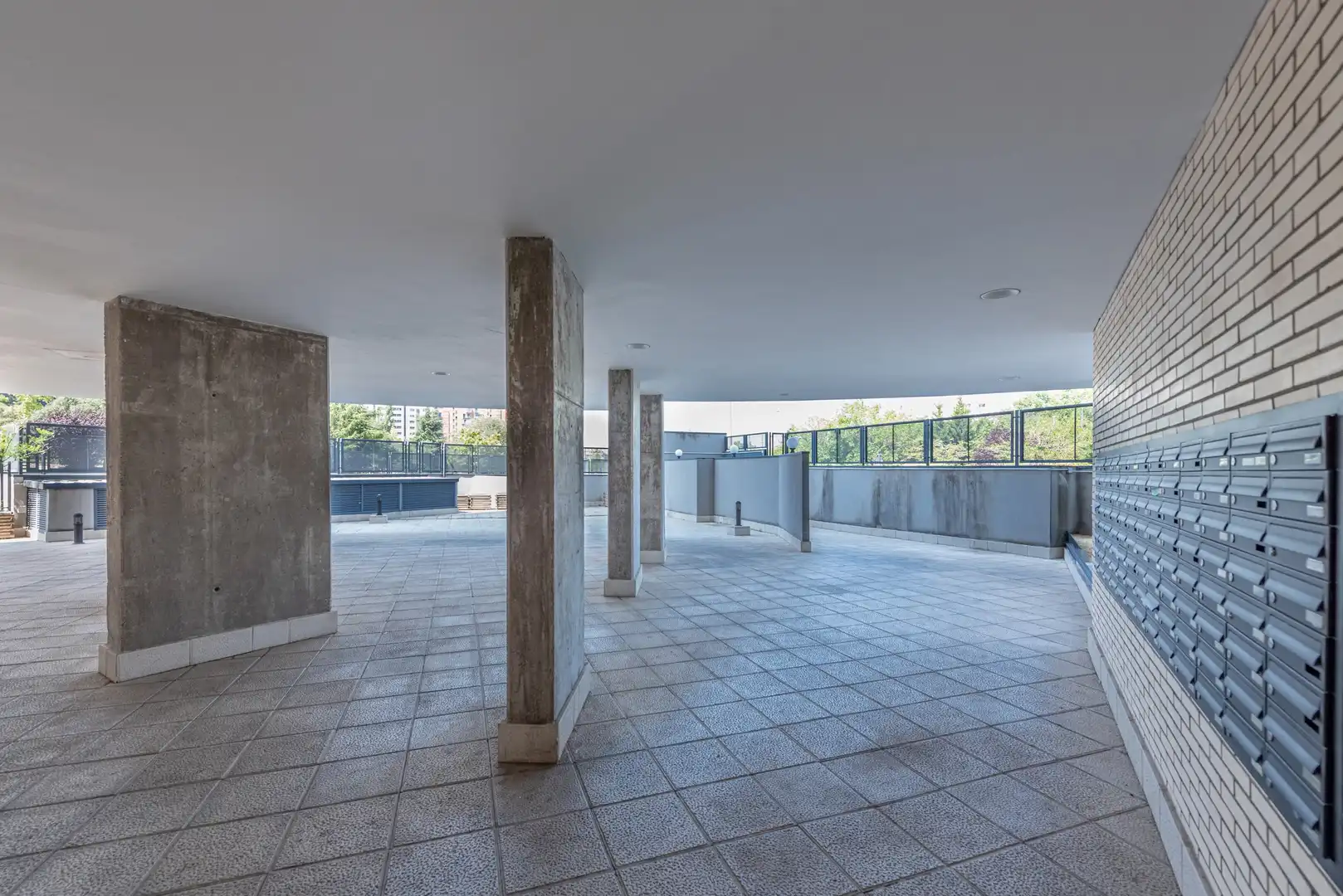 Terrasse von Wohnung zur Miete in Madrid mit Abstellraum