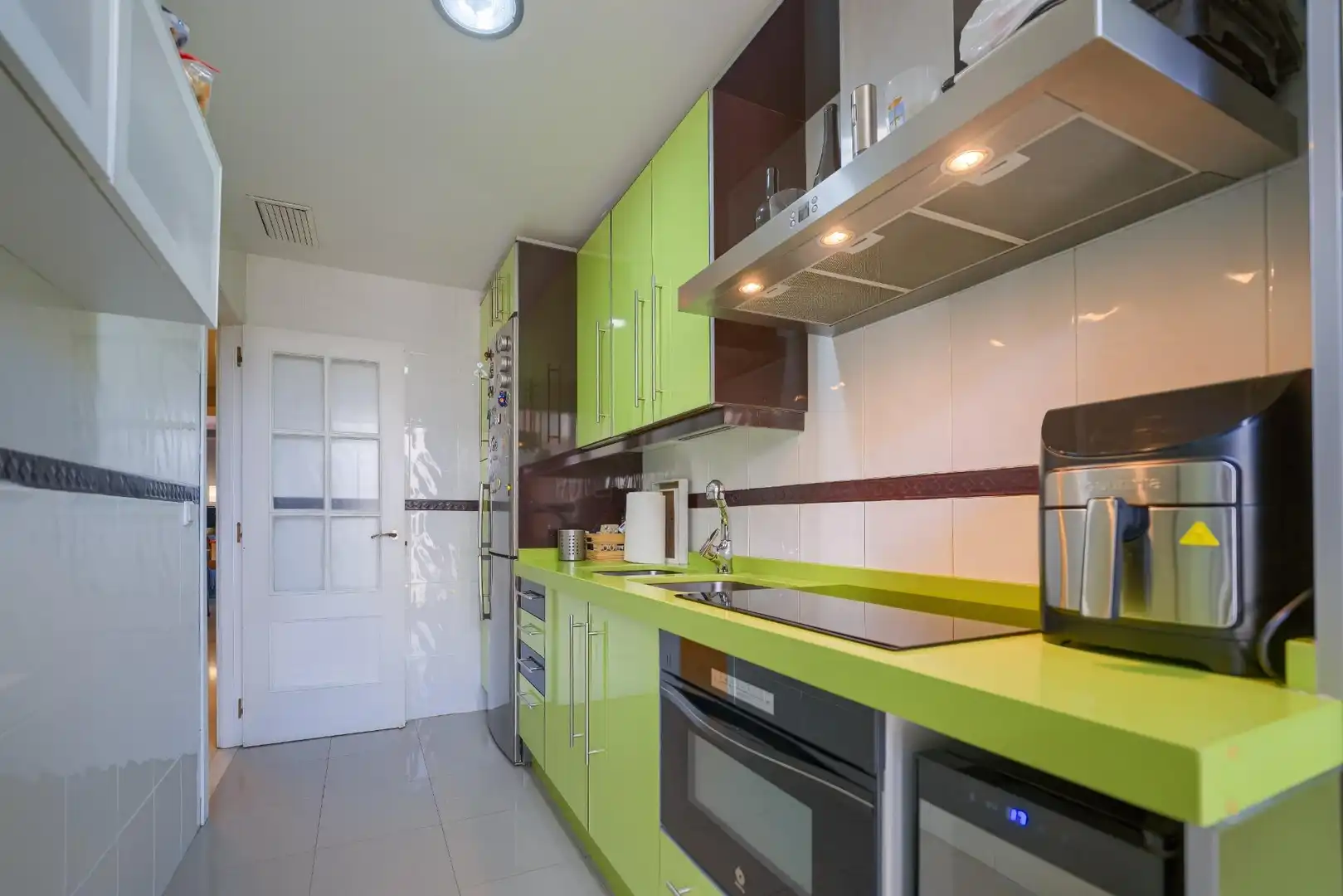 Cocina de Piso en venta en Mairena del Aljarafe con Aire acondicionado, Calefacción y Jardín privado