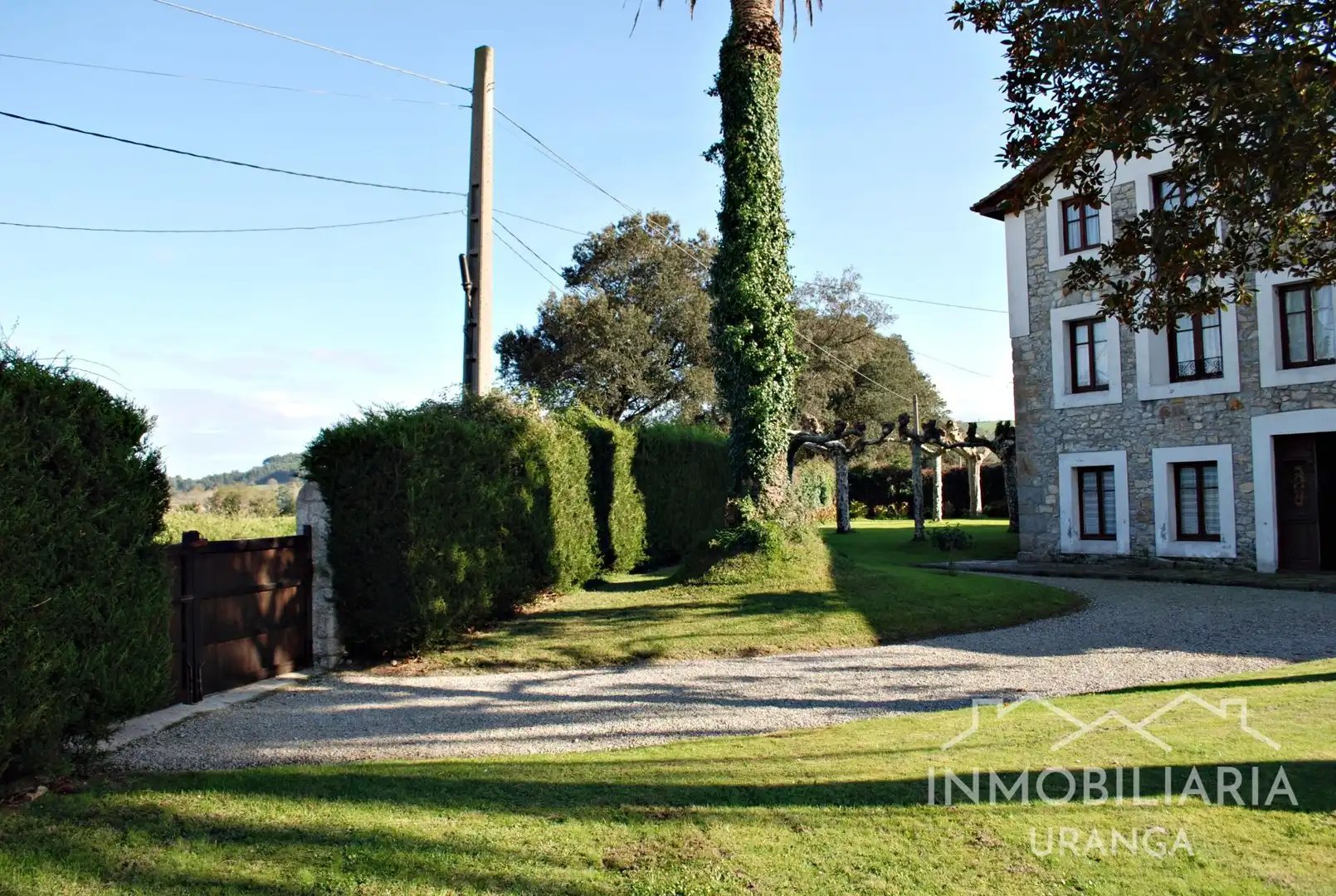 Außenansicht von Haus oder Chalet zum Verkauf in Ribamontán al Mar mit Heizung, Privatgarten und Terrasse