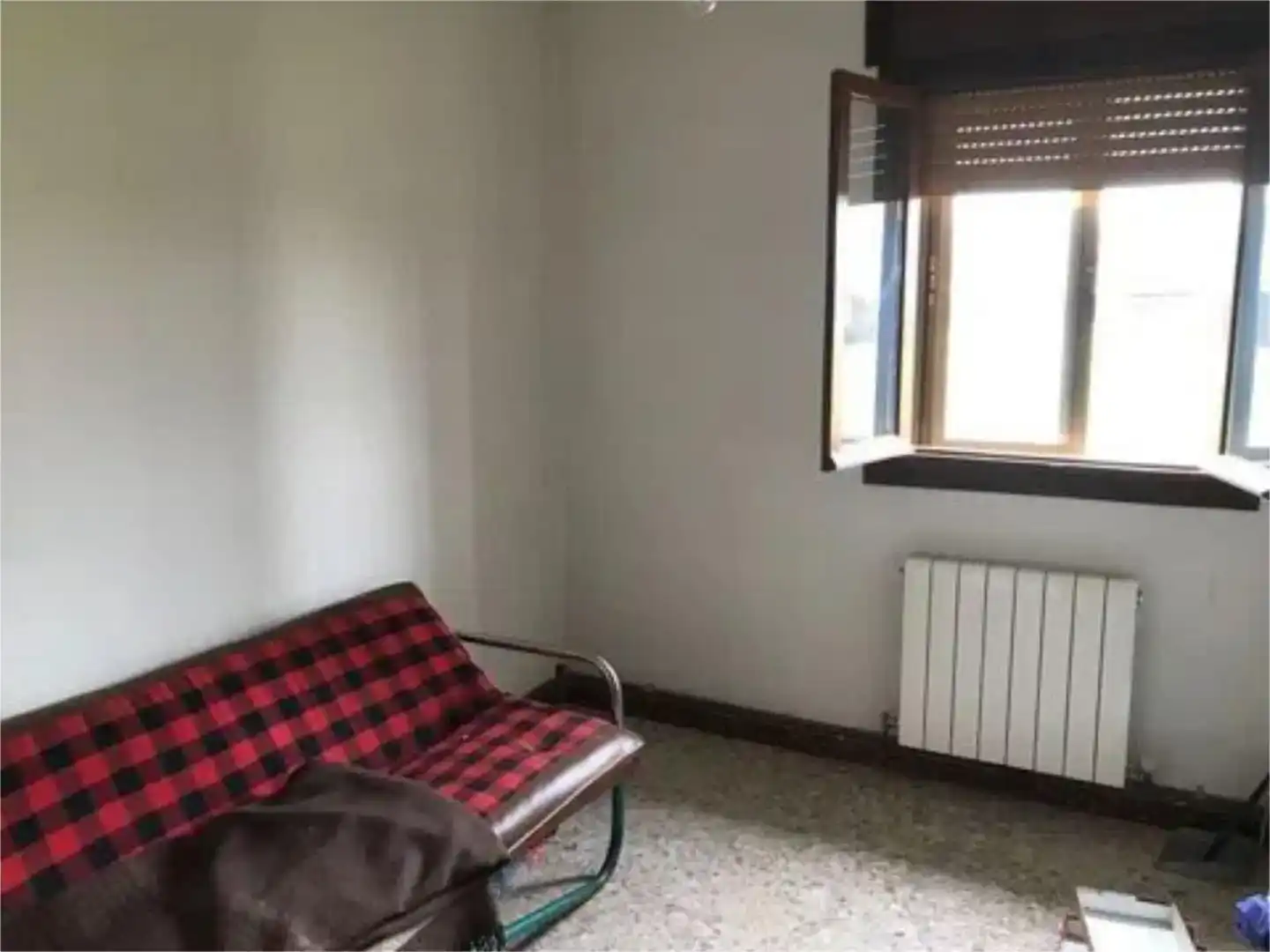 Habitación de Finca rústica en venta en Cuéllar con Jardín privado y Amueblado