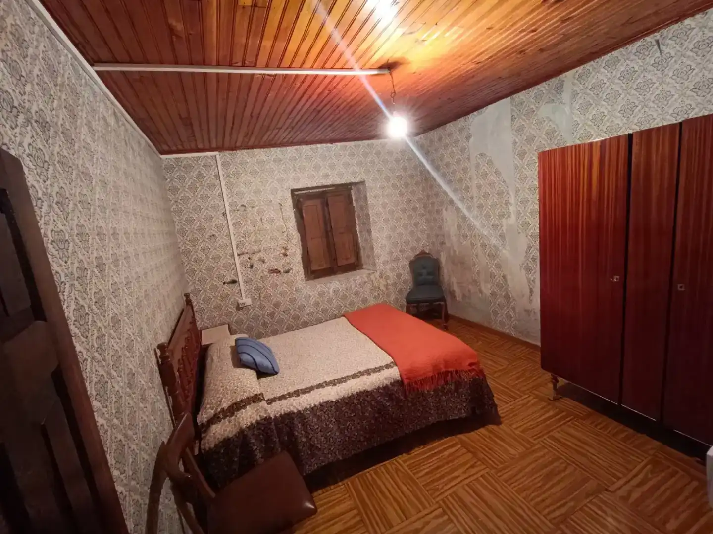 Schlafzimmer von Country house zur Miete in Posada de Valdeón mit Privatgarten, Möbliert und Waschmaschine