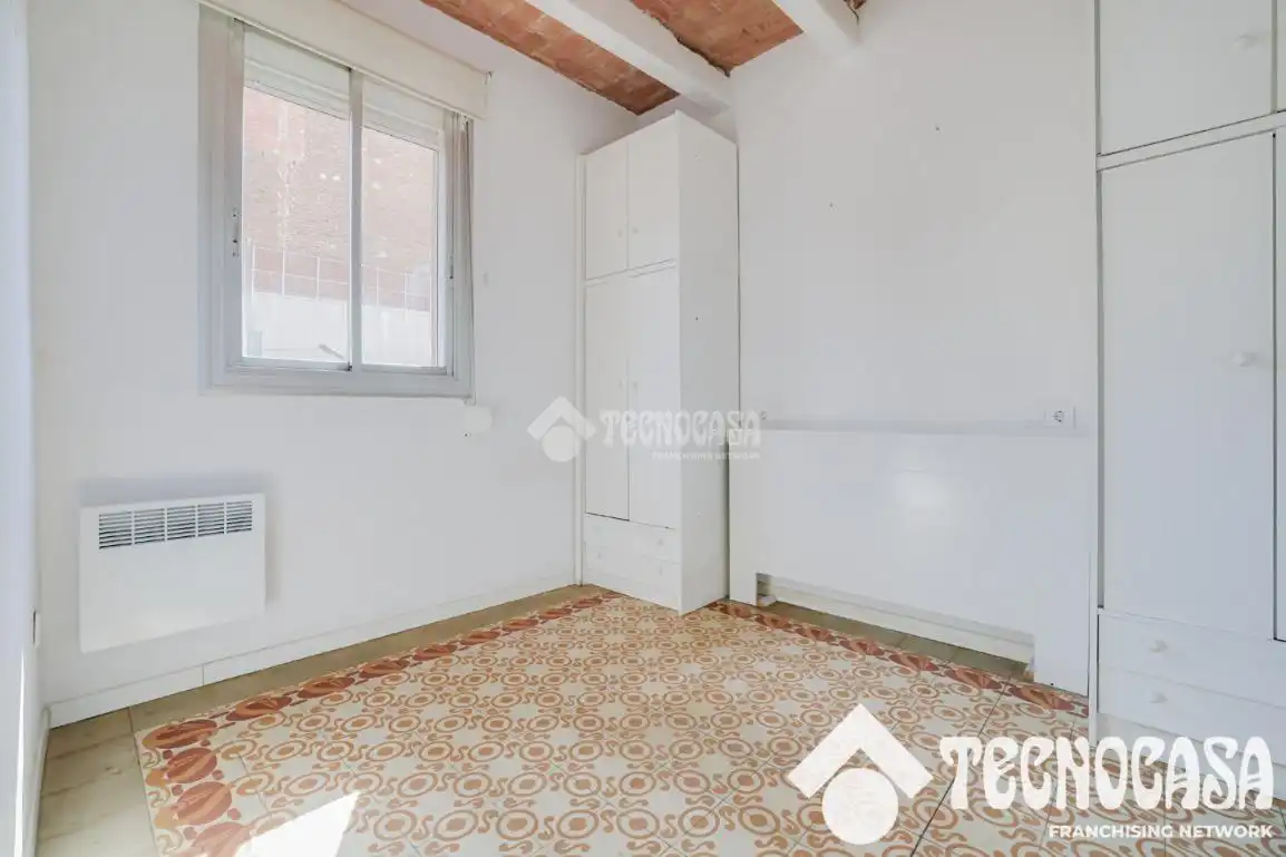 Habitación de Piso en venta en Barcelona con Balcón