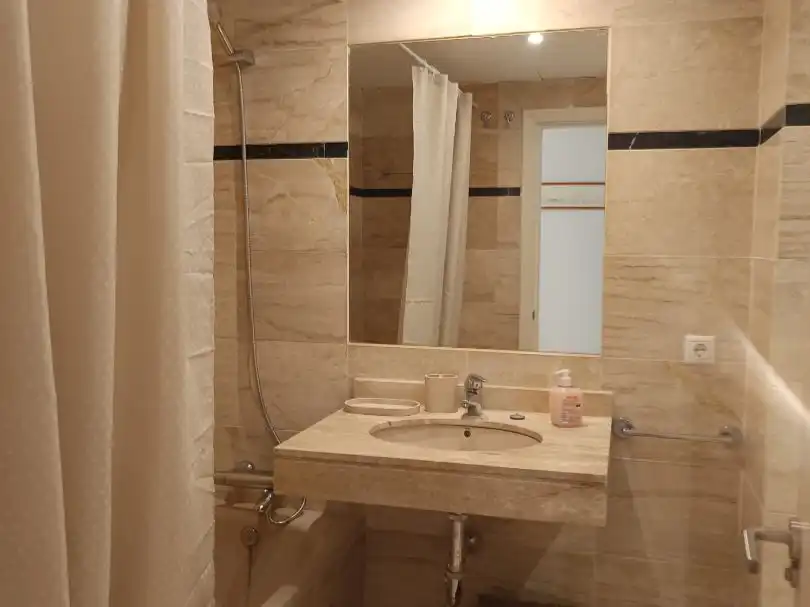 Bany de Apartament de lloguer en Sotogrande amb Aire condicionat i Terrassa