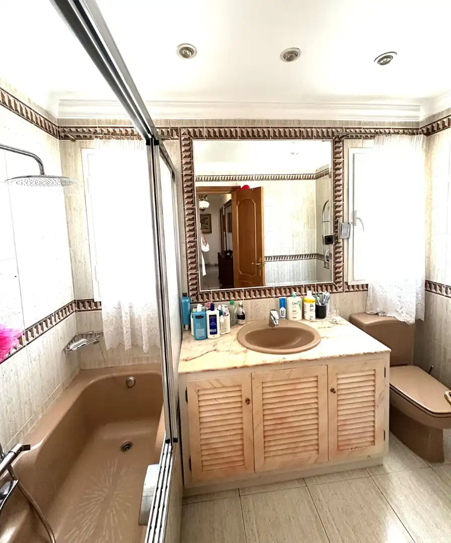 Chalet con piscina en venta en Avenida Pablo Ruiz Picasso 11, imagen 9
