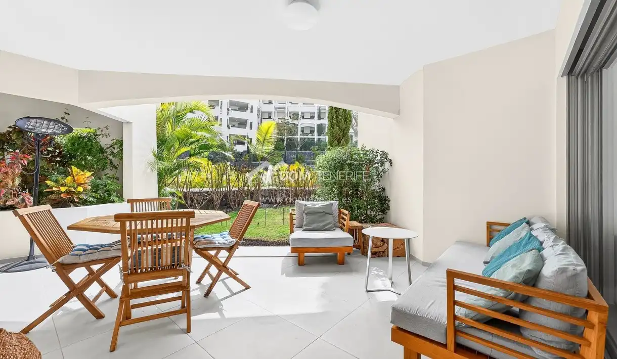 Flat with pool for sale in Palm - Mar