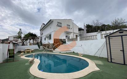 Swimming pool of House or chalet for sale in La Bisbal del Penedès  with Air Conditioner, Heating and Terrace