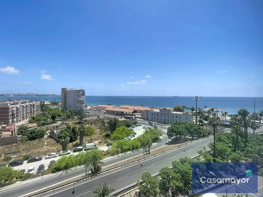 Vista exterior de Dúplex en venda en Alicante / Alacant amb Aire condicionat