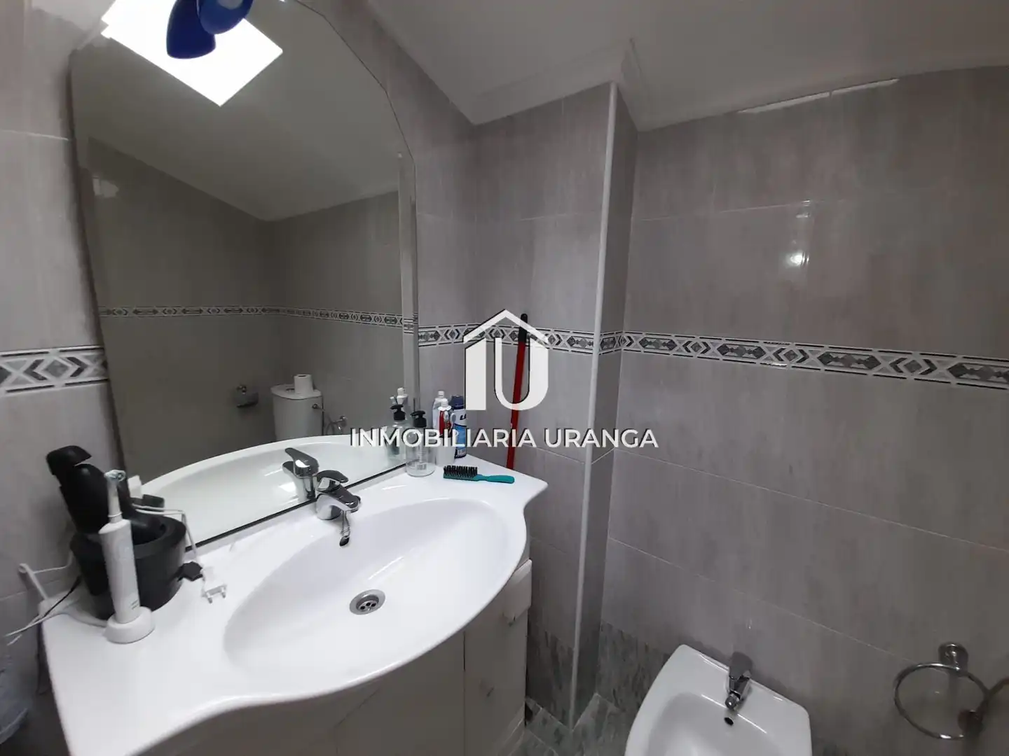Baño de Piso en venta en Castro-Urdiales con Calefacción, Terraza y Trastero