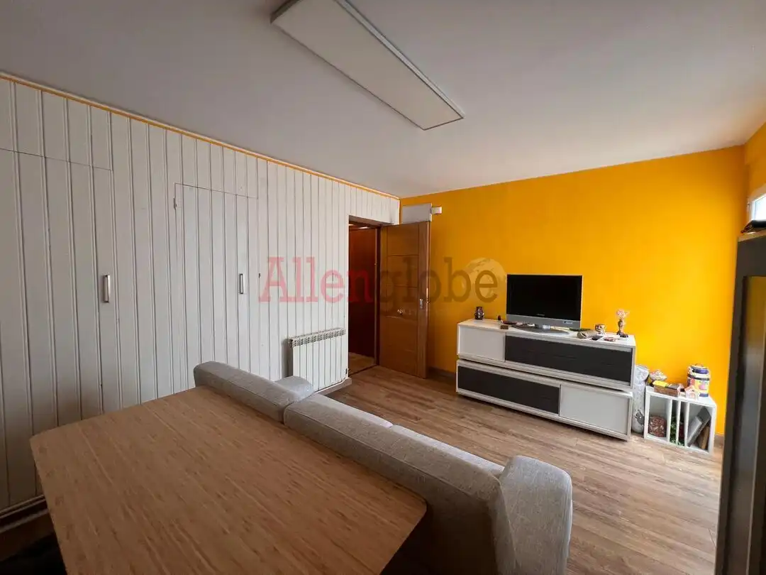 Sala de estar de Apartamento en venta en Oviedo  con Calefacción