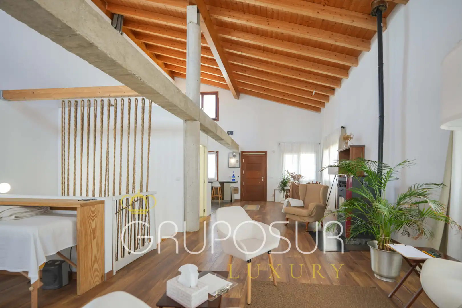 Wohnzimmer von Einfamilien-Reihenhaus zum Verkauf in Valladolid mit Klimaanlage, Heizung und Terrasse