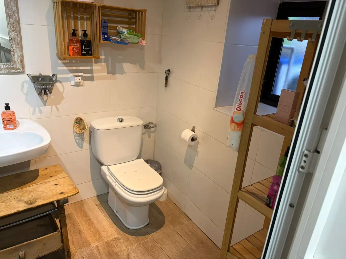 Badezimmer von Country house zur Miete in Rute mit Privatgarten, Schwimmbad und Möbliert