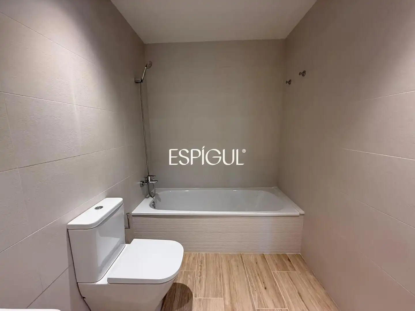 Piso de alquiler en Font de la Teula, Domeny