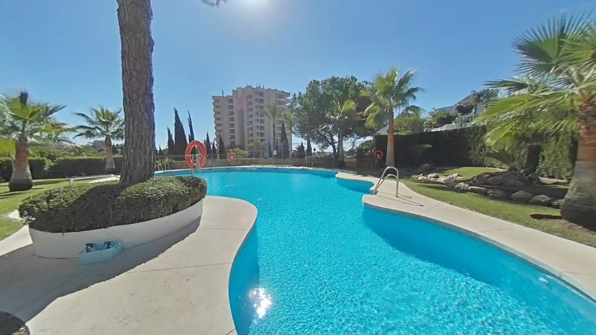 Piscina de Planta baixa en venda en Marbella