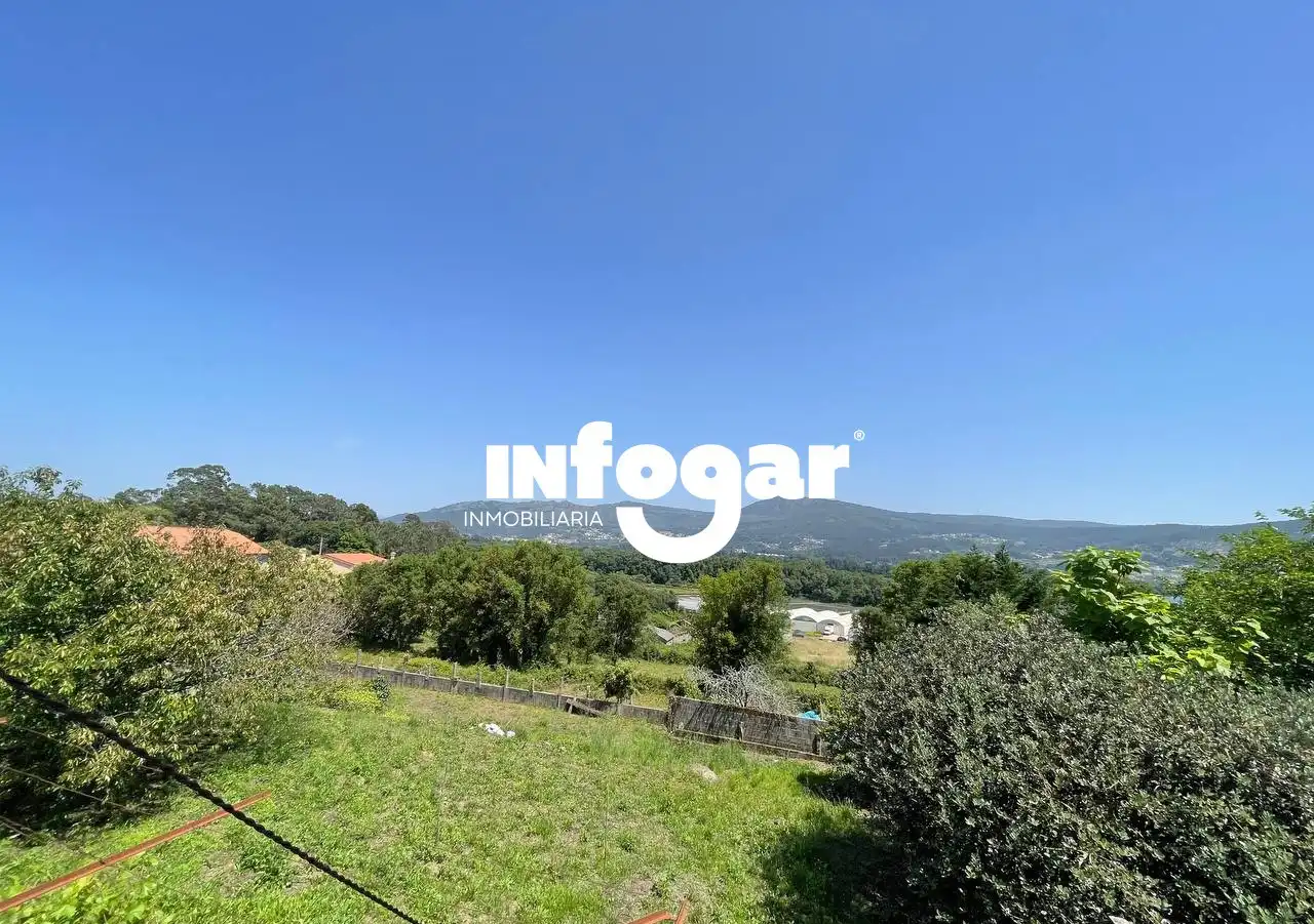 Casa o xalet en venda en O Rosal   amb Jardí privat, Parquet i Terrassa